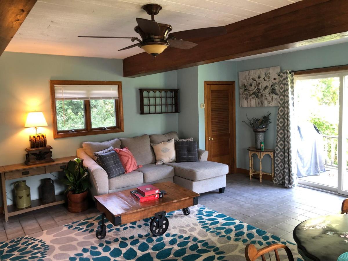 1 Bed Cottage, Partial Waterviews & Water Access Westport 외부 사진