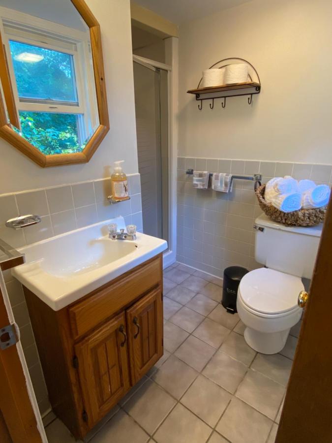 1 Bed Cottage, Partial Waterviews & Water Access Westport 외부 사진